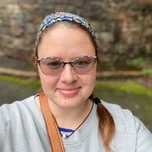 Meet your Posher, Rebecca